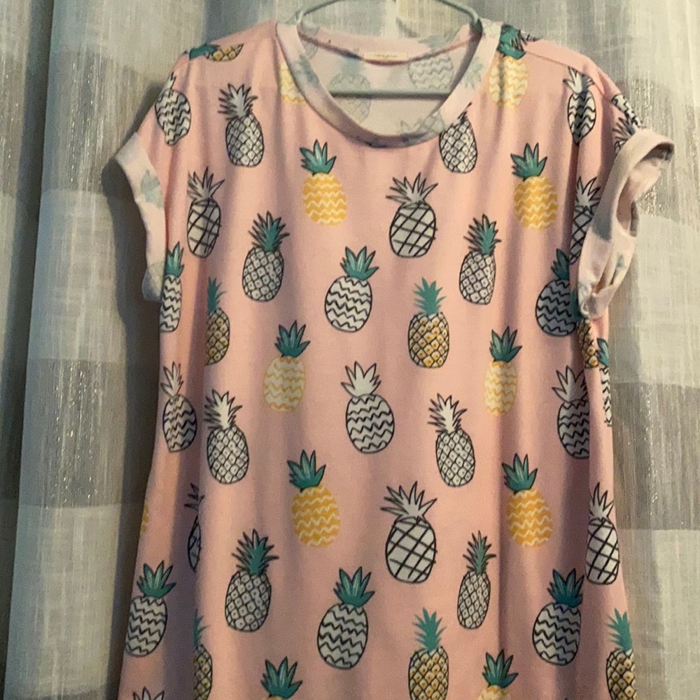 Short sleeve women’s top